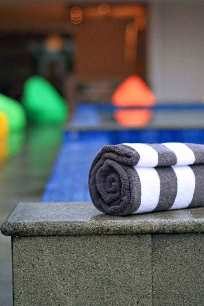 Aston Inn Tasikmalaya Zewnętrze zdjęcie