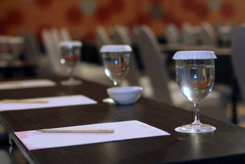 Aston Inn Tasikmalaya Zewnętrze zdjęcie
