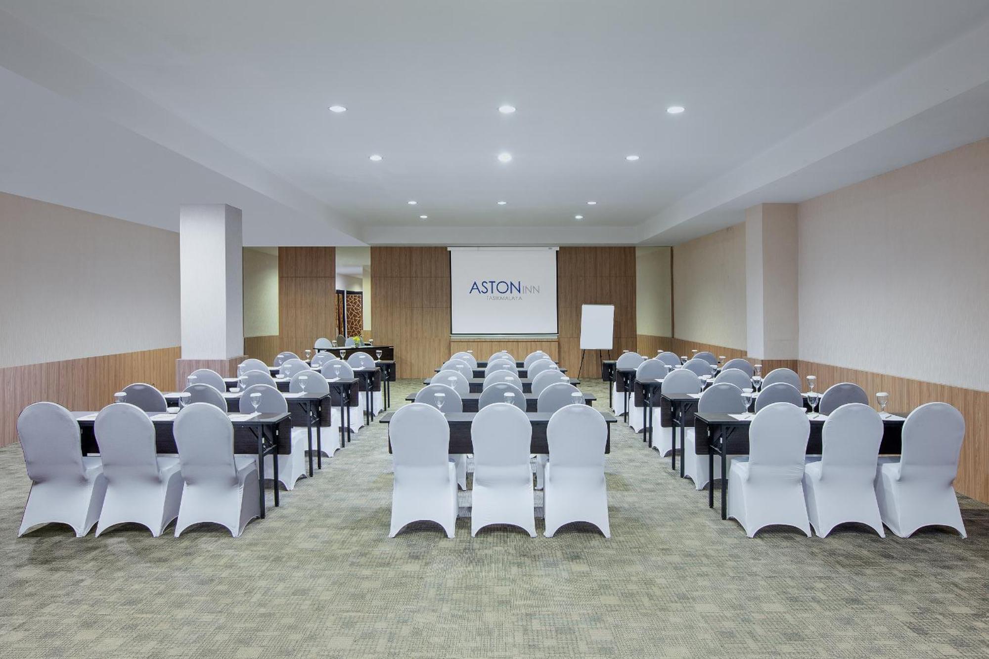Aston Inn Tasikmalaya Zewnętrze zdjęcie